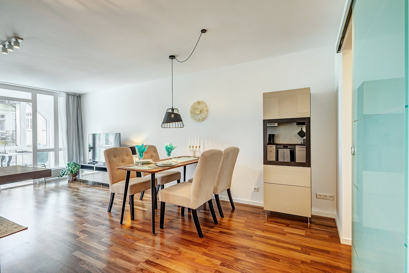 Apartamento de 2 habitaciones | München-Schwabing | 70434 | ...und Esstisch