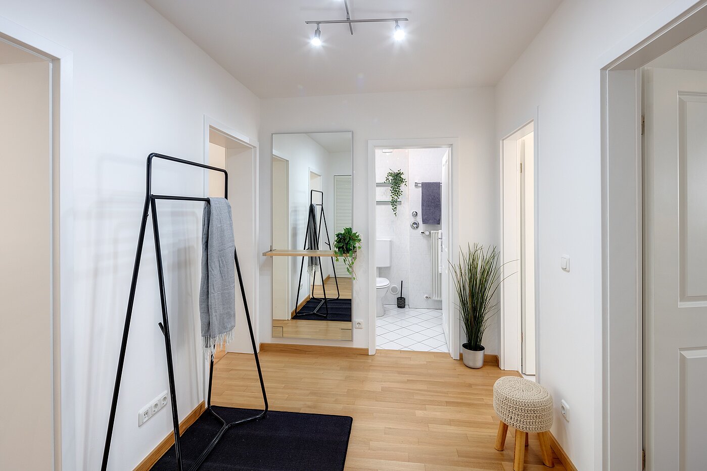 Apartamento de 3 habitaciones | München-Obergiesing | 70028 | Ansprechender Eingangsbereich...