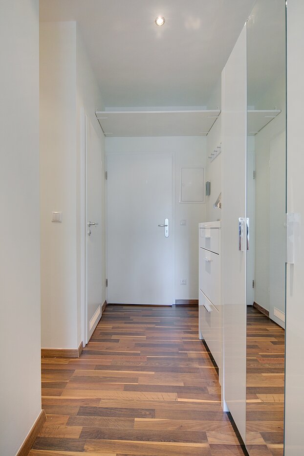 Piso en planta baja de 4 habitaciones | München-Neuhausen | 70471 | Flur mit viel Stauraum