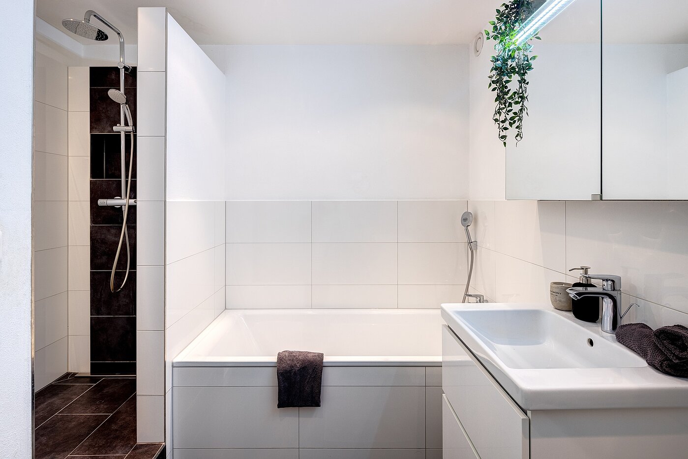 Apartamento de 3.5 habitaciones | München-Bogenhausen | 70267 | ...Dusche und Badewanne