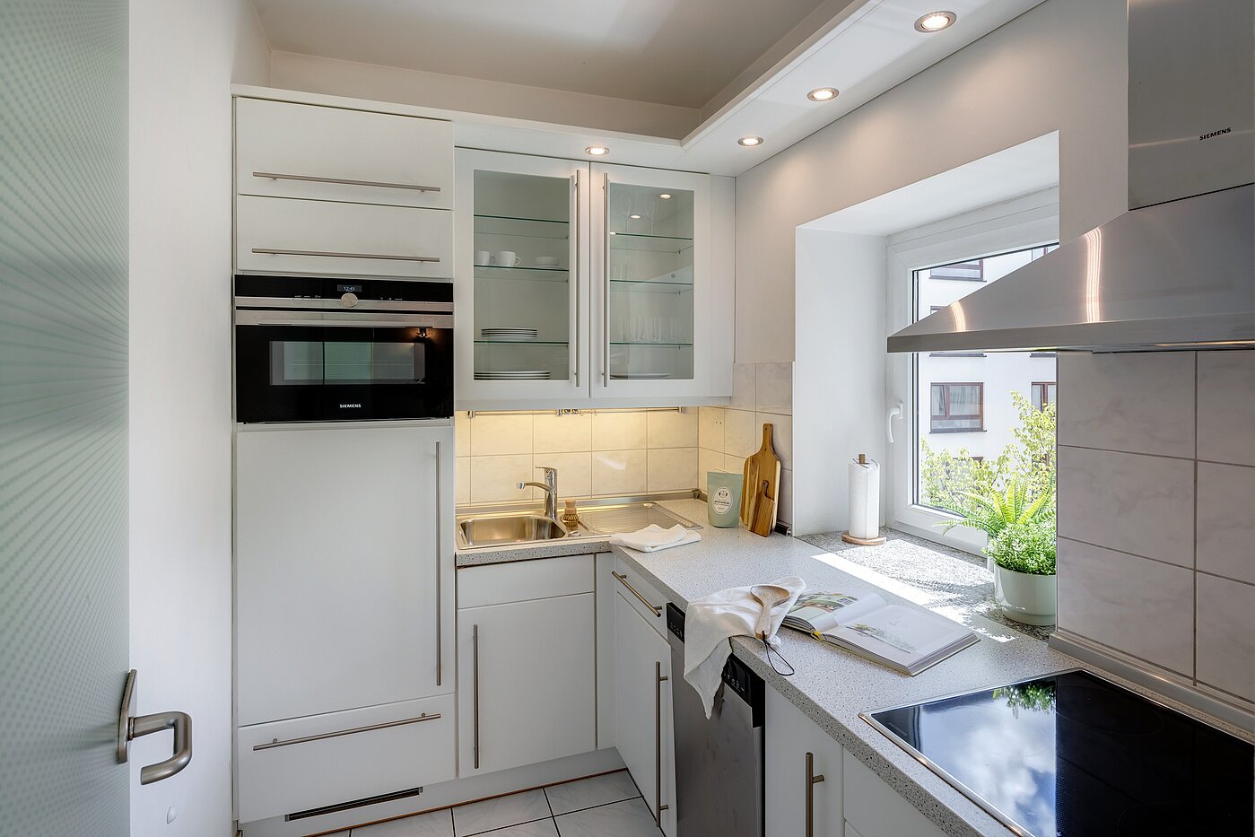 Apartamento de 1 habitación | München-Maxvorstadt | 2206ML5 | Helle Küche mit...