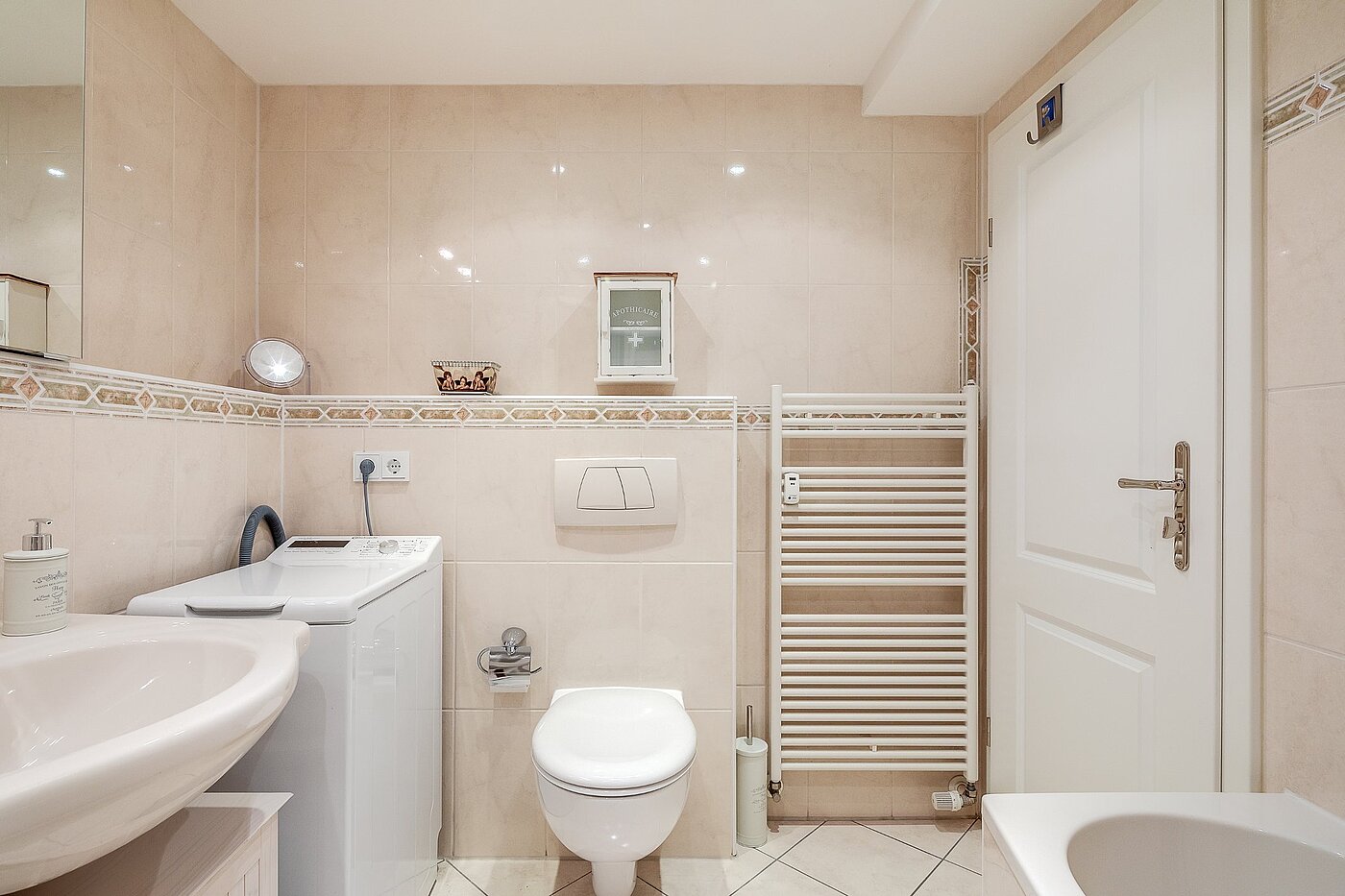 Apartamento de 2.5 habitaciones | München-Moosach | 2012ML4 | Badewanne und Waschmaschine