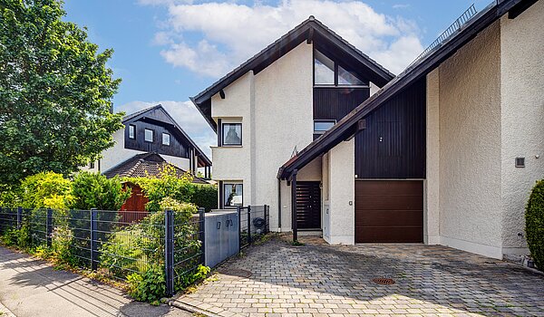 Adosado esquinero de 6 habitaciones | Germering | 70033 | Eingangsbereich mit Garage