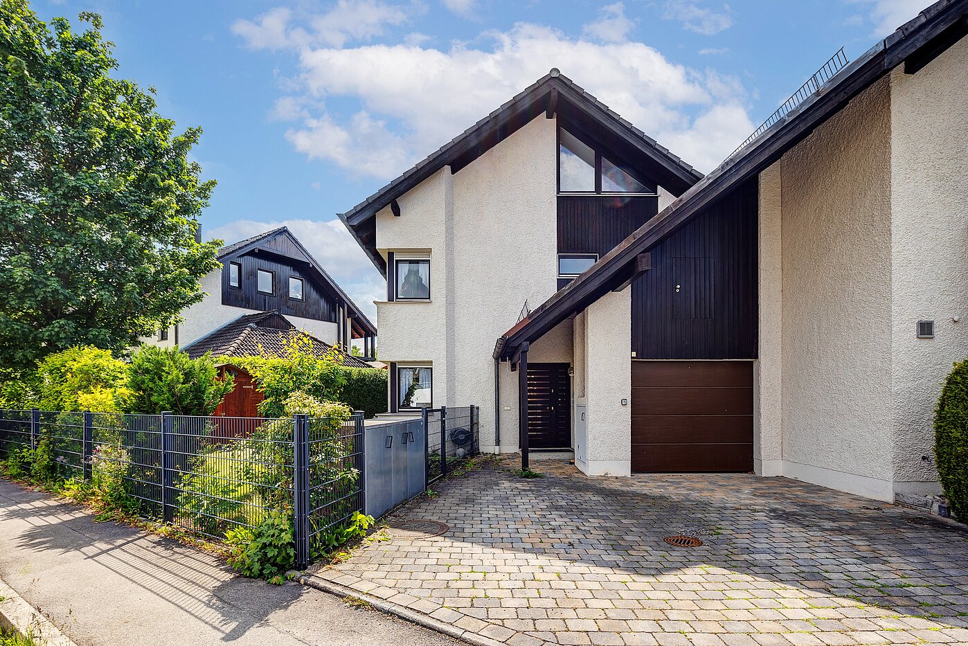 Adosado esquinero de 6 habitaciones | Germering | 70033 | Eingangsbereich mit Garage