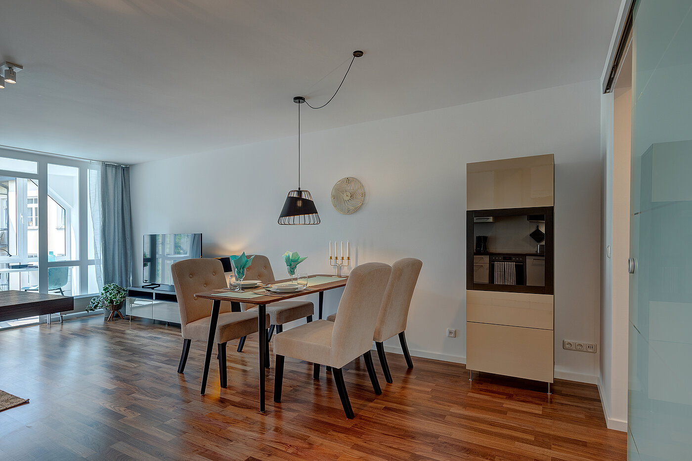 Apartamento de 2 habitaciones | München-Schwabing | 70434 | ...und Esstisch