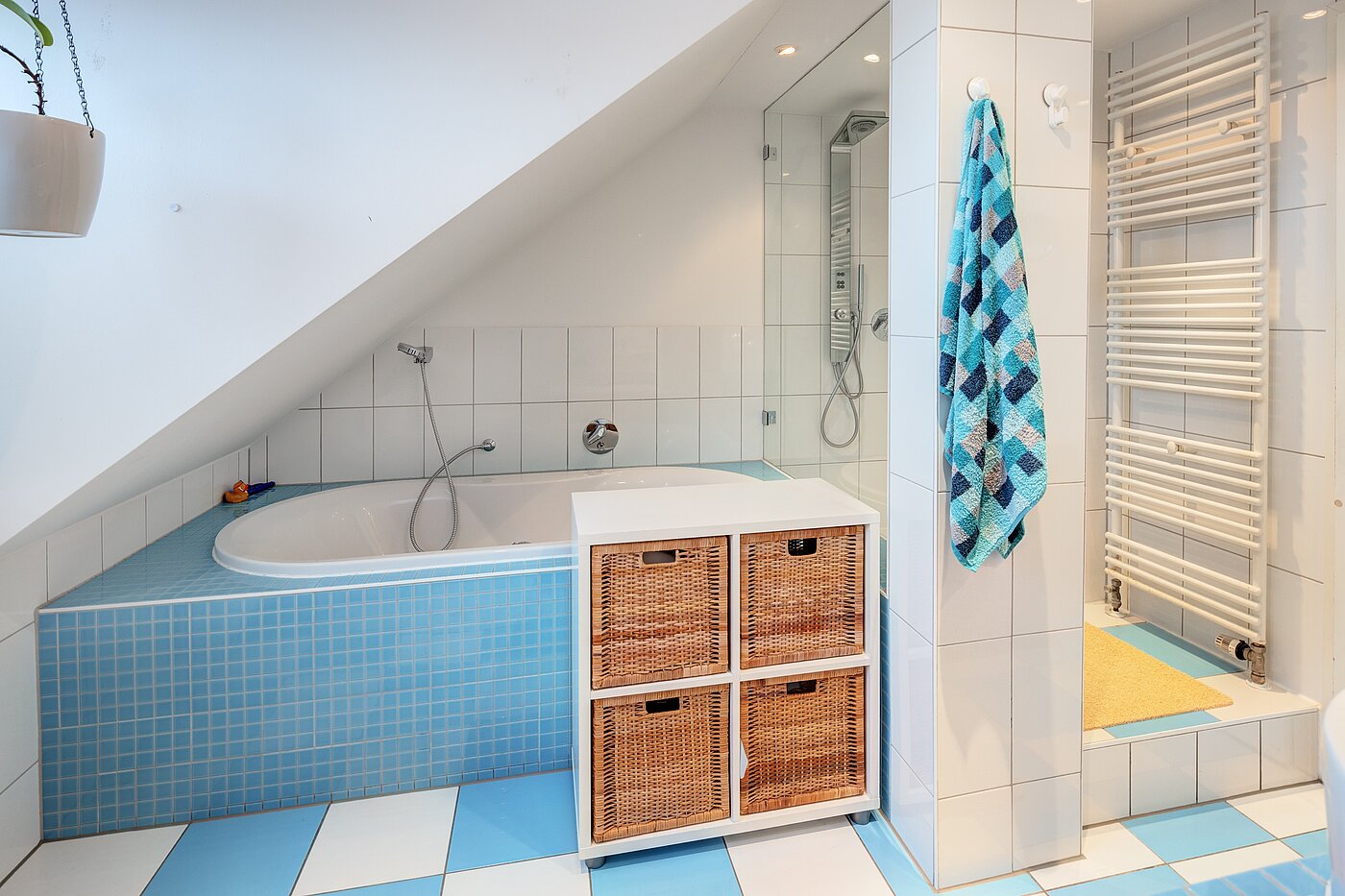 Apartamento de 5 habitaciones | München-Neuhausen | 70140 | ...Wanne und Dusche