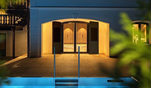 Propiedad especial de 15 habitaciones | Bad Wiessee | 701591 | Beleuchteter Außenpool