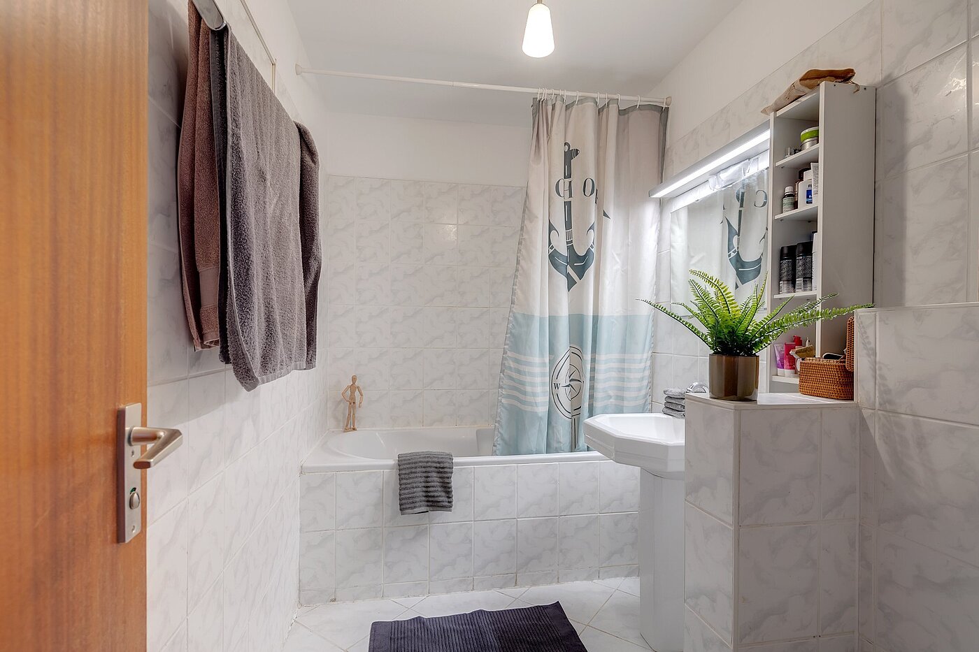 Apartamento de 2 habitaciones | München-Neuhausen | 2003ML5 | Ansprechendes Bad