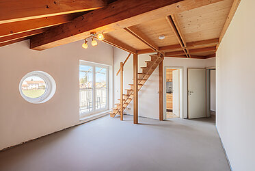 Holzkirchen: Acogedor ático con galería