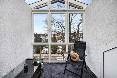 Poing: Encantador ático de 2 habitaciones con invernadero