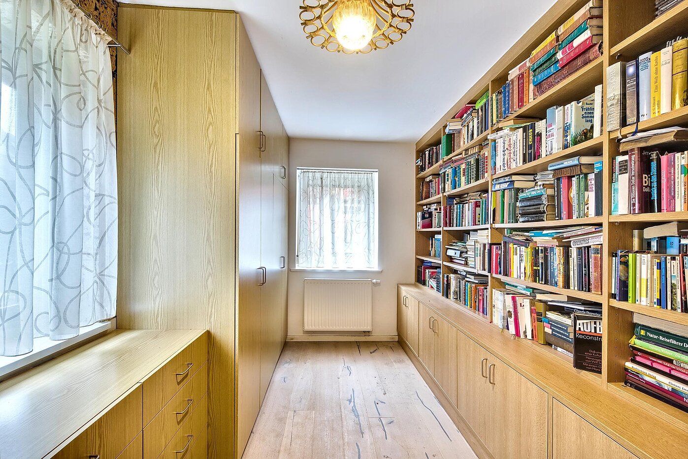 Casa unifamiliar  de 8 habitaciones | 70229 | Zimmer im Anbau..