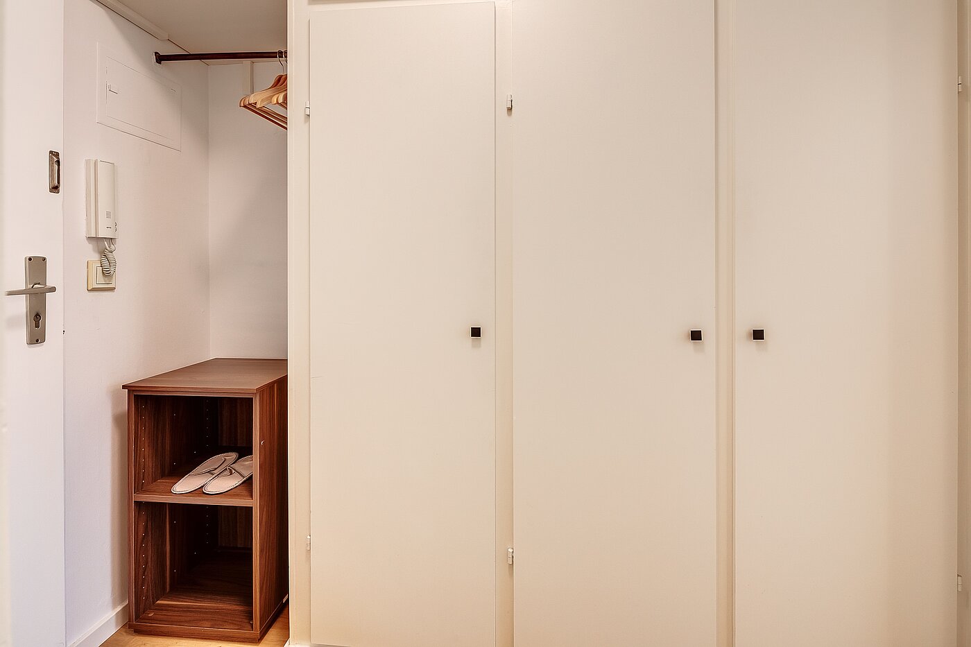 Apartamento de 1 habitación | München-Schwabing | 70475 | ... mit Garderobe