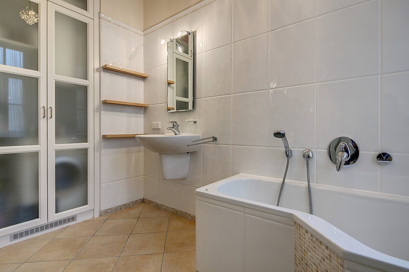 Apartamento de 3 habitaciones | München-Ludwigsvorstadt | 1905ML1 | ...und Badewanne