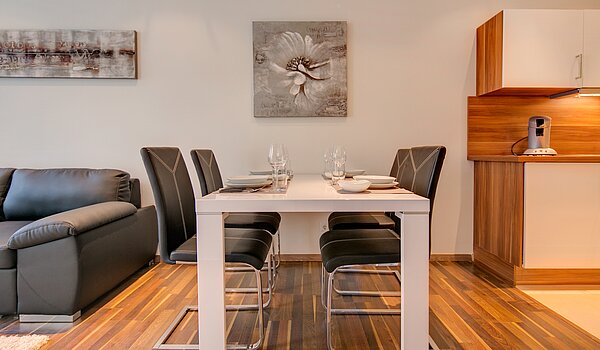 Piso en planta baja de 4 habitaciones | München-Neuhausen | 70471 | ...mit Platz zum Essen