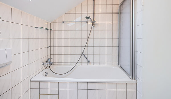Apartamento de 2 habitaciones | Poing | 70373 | ...Badewanne