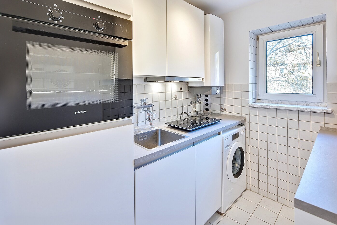 Apartamento de 3 habitaciones | München-Bogenhausen | 70310 | Küche mit Fenster