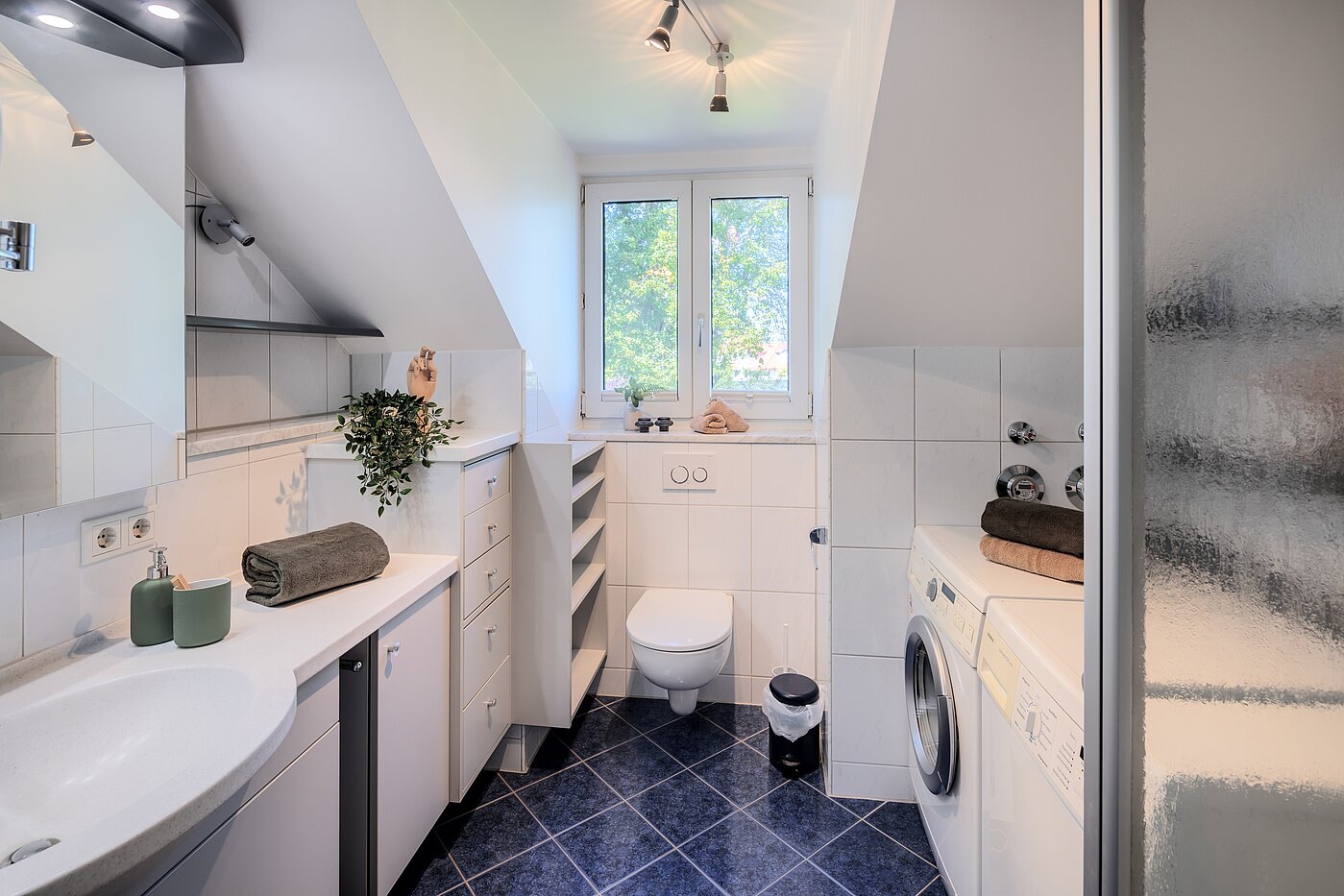 Piso ático de 3 habitaciones | 70501 | Badezimmer mit