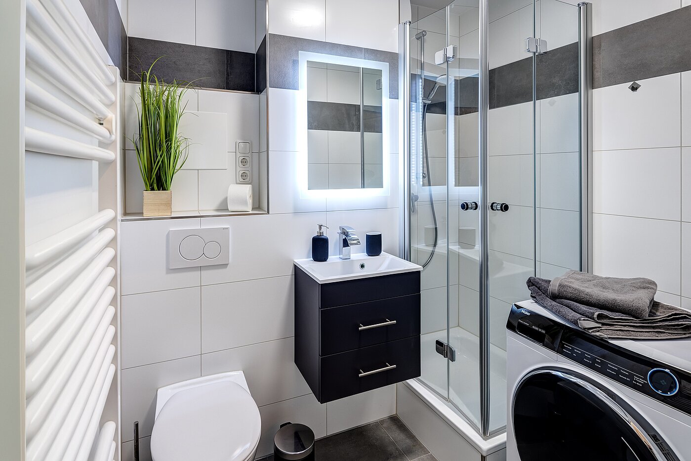 Apartment de 1 habitación | München-Milbertshofen | 70183 | Badezimmer mit Waschtrockner
