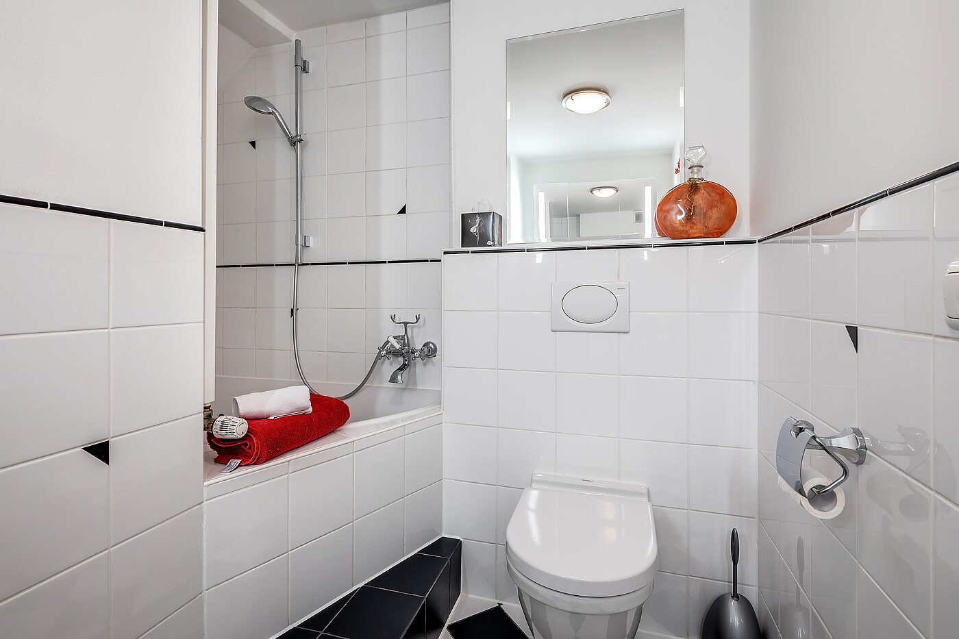 Apartamento de 2 habitaciones | München-Isarvorstadt | 70089 | Badezimmer mit Wanne