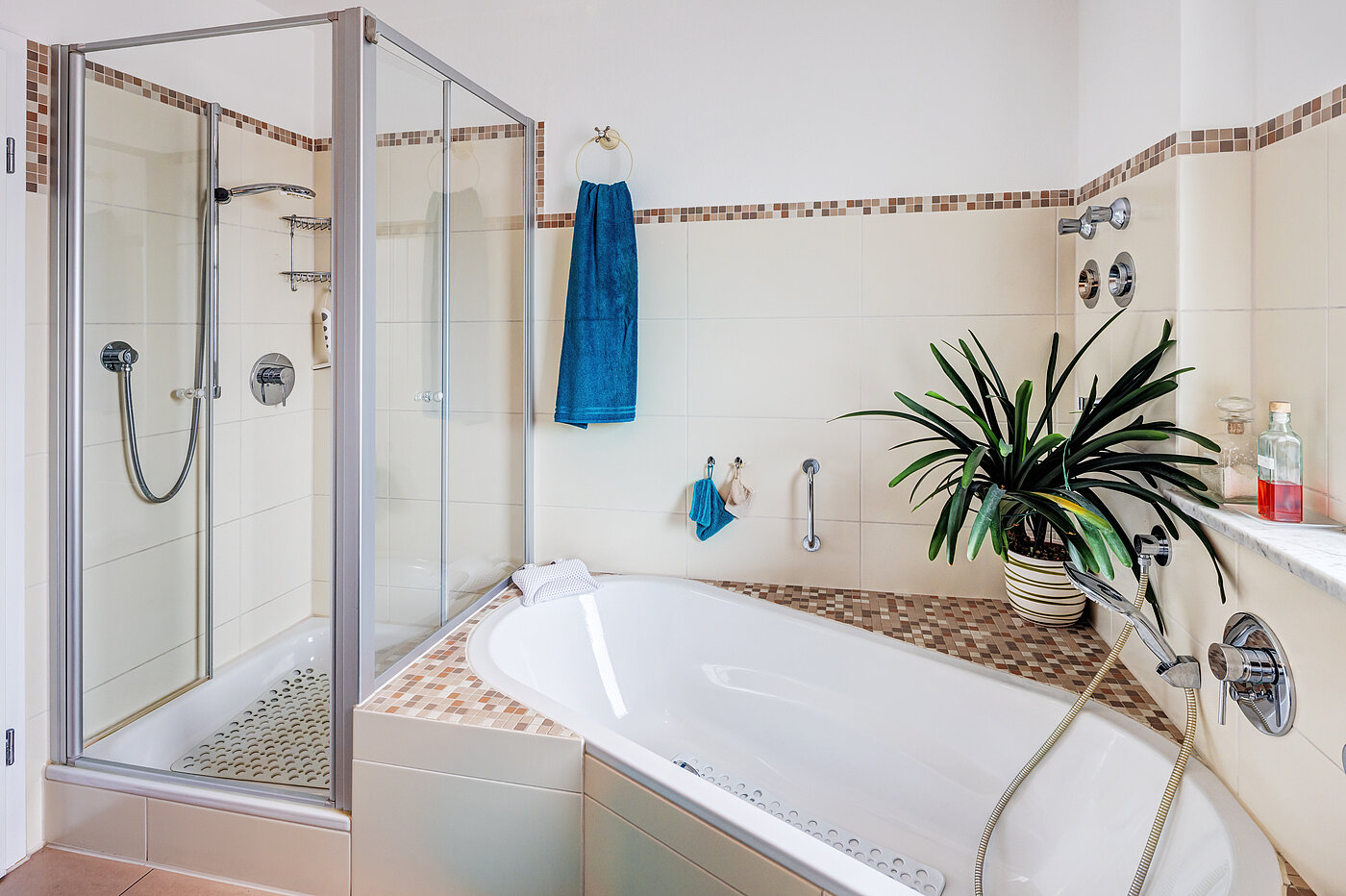 Apartamento de 3.5 habitaciones | Bad Aibling | 70442 | ...mit Wanne und Dusche...