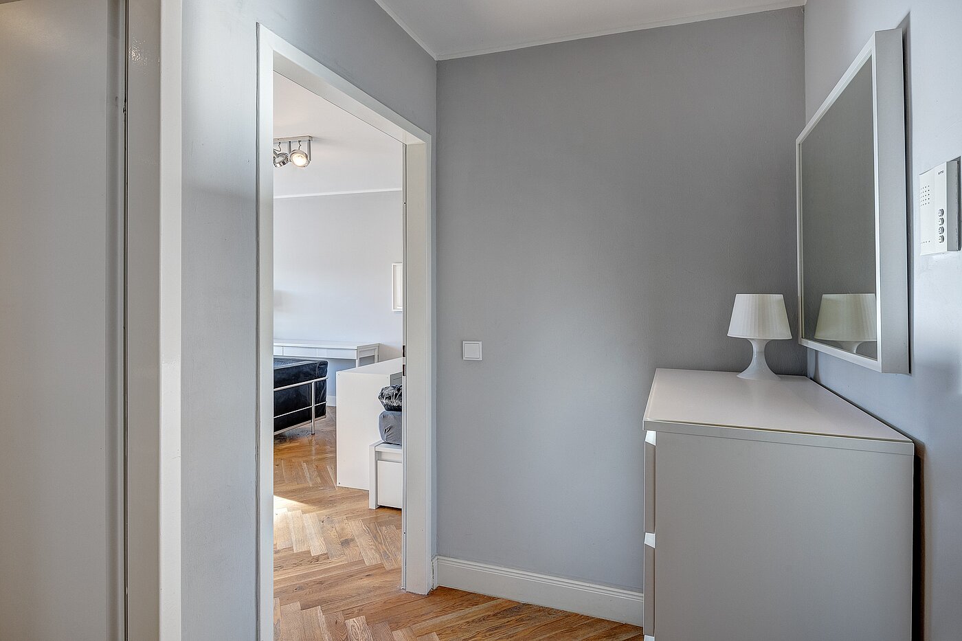 Apartamento de 1 habitación | Rosenheim | 2109ML8 | Ansprechende Diele