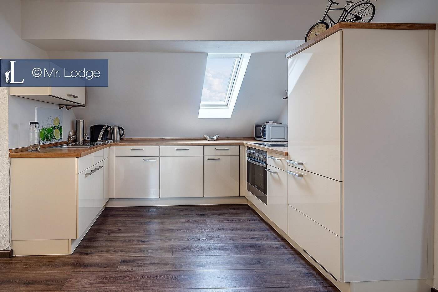 Piso ático de 3 habitaciones | München-Hasenbergl | 1803D9 | Schöne Einbauküche