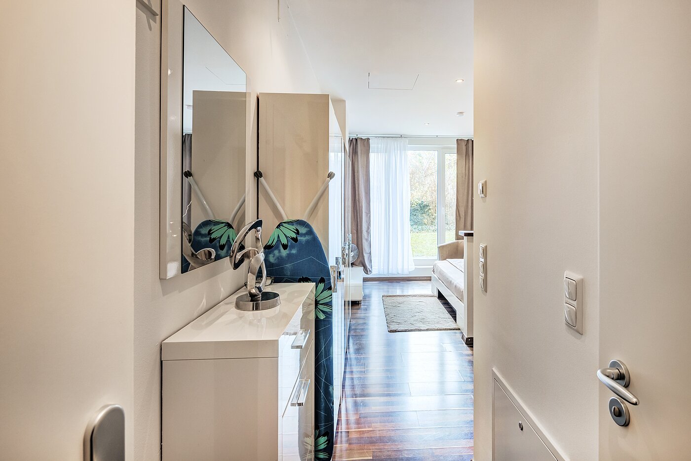 Piso en planta baja de 4 habitaciones | München-Neuhausen | 70471 | Flur vom Eingang kommend
