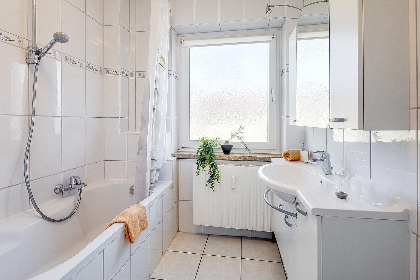 Apartamento de 4 habitaciones | München-Berg am Laim | 2002ML3 | Badezimmer mit Badewanne