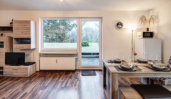 Apartamento de 1 habitación | Karlsfeld | 70460 | Wohn- und Essfbereich