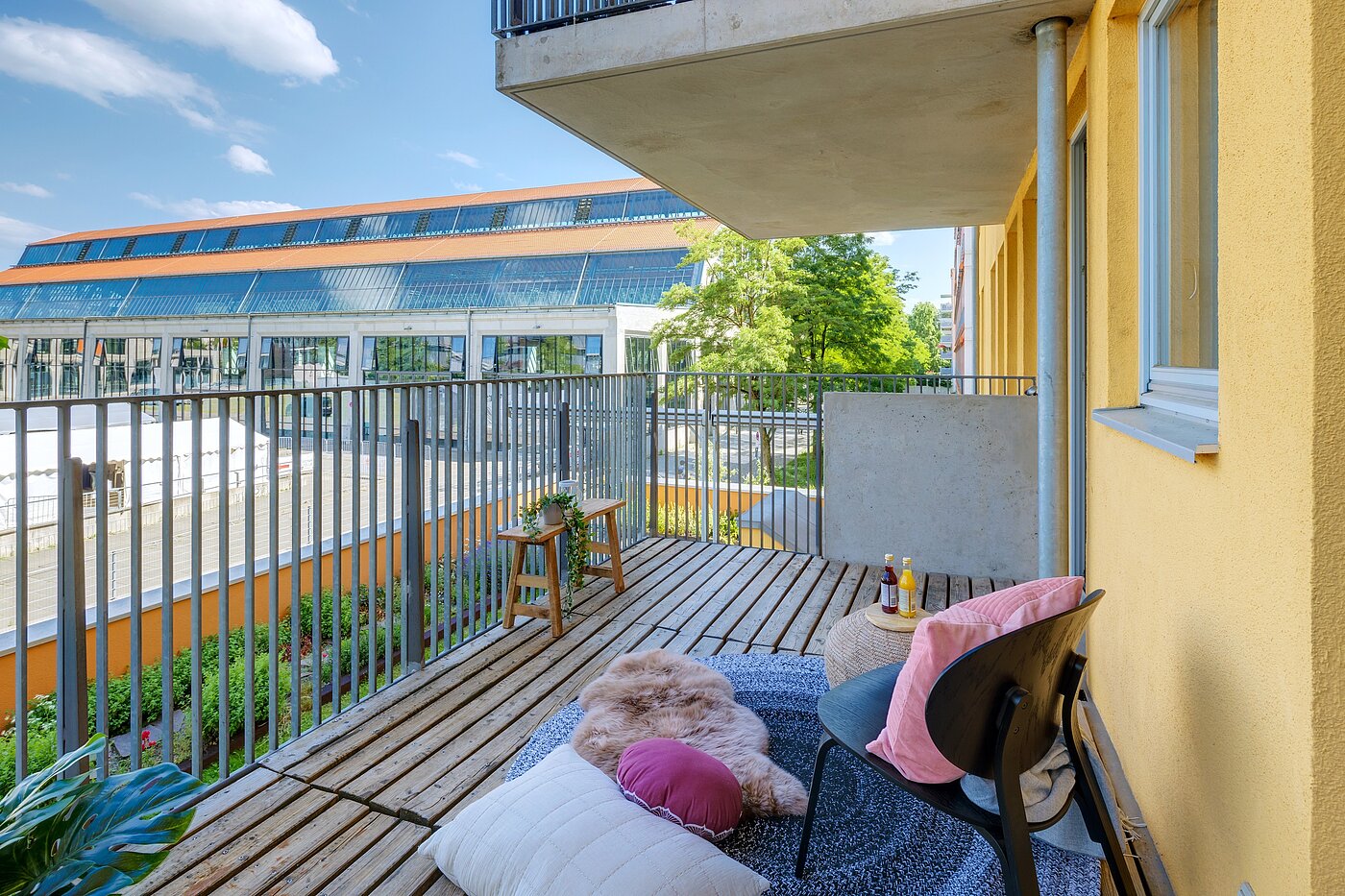 Apartamento de 2 habitaciones | München-Schwanthalerhöhe | 2206ML11 | Der herrlich große Ostbalkon...