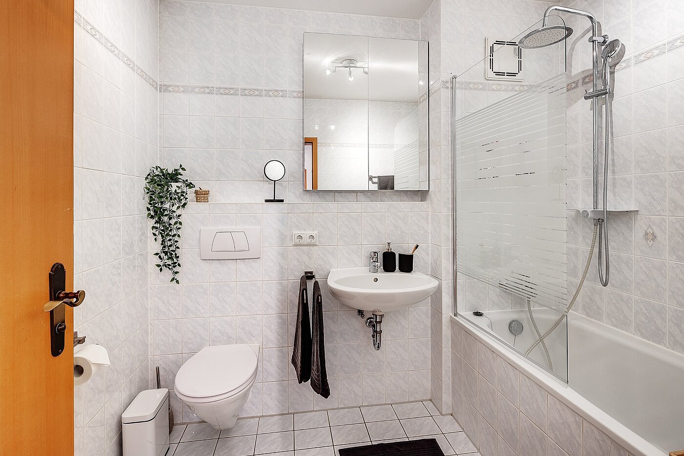 Apartamento de 3 habitaciones | München-Hasenbergl | 2105ML10 | Bad mit Wanne