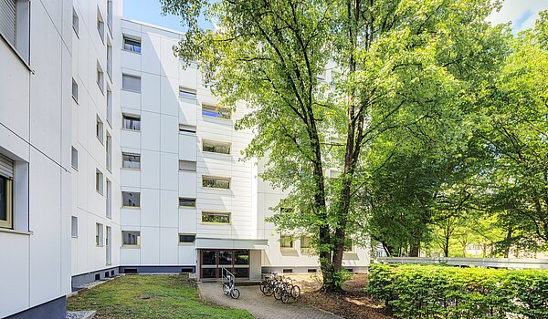 Apartamento de 2 habitaciones | München-Hadern | 704101 | Außenansicht zur Eingangsseite