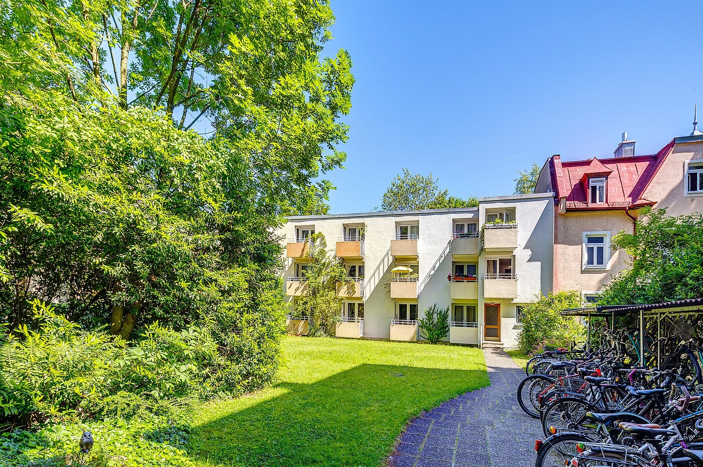 Apartamento de 1 habitación | München-Schwabing | 2210ML3 | ...im grünen Innenhof