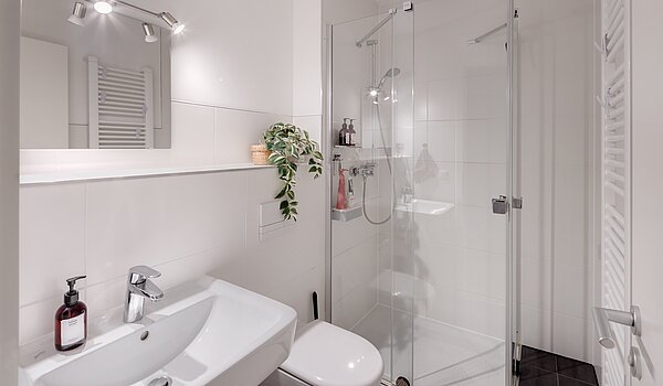 Apartamento de 3 habitaciones | München-Ludwigsvorstadt | 70488 | Duschbad