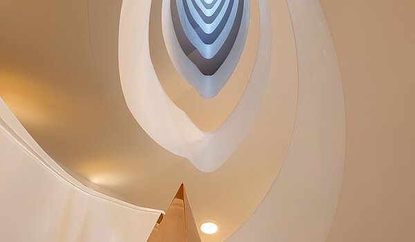 Apartamento de 3 habitaciones | 70046 | Beeindruckendes Treppenauge