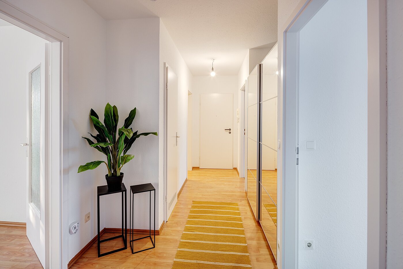 Apartamento de 3 habitaciones | München-Bogenhausen | 70085 | Flur Blickrichtung Eingang