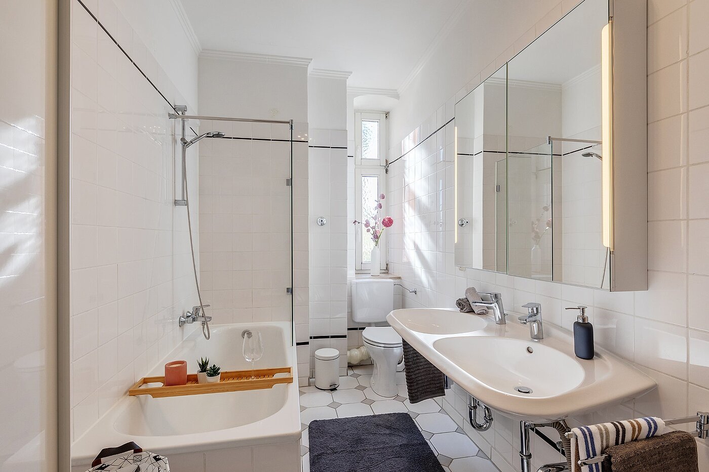 Apartamento de 2 habitaciones | München-Neuhausen | 1910ML1 | Bad mit Fenster
