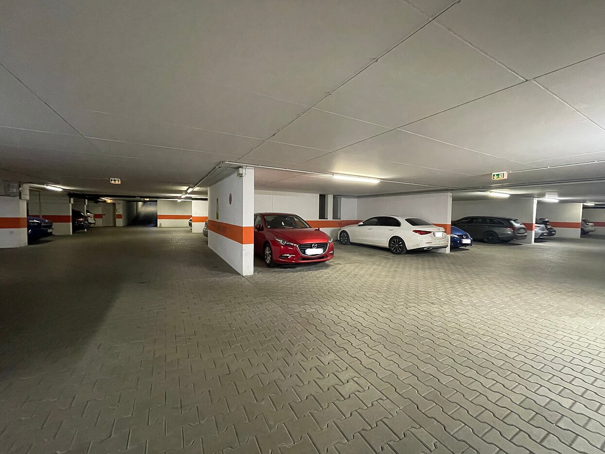 Aparcamiento subterráneo | München-Laim | 700994 | Großzügige...