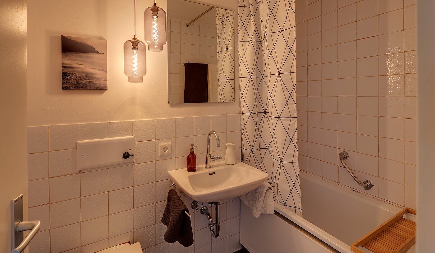 Apartamento de 1 habitación | München-Au | 2211ML1 | Badezimmer mit Wanne und...