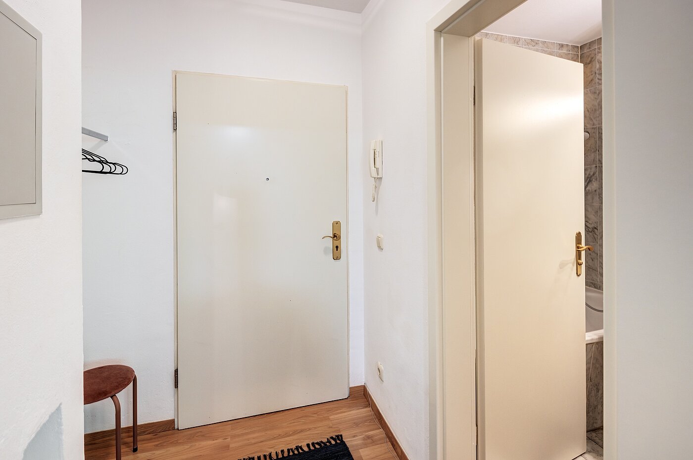 Apartamento de 1 habitación | München-Schwabing | 70249 | Eingangsbereich mit...