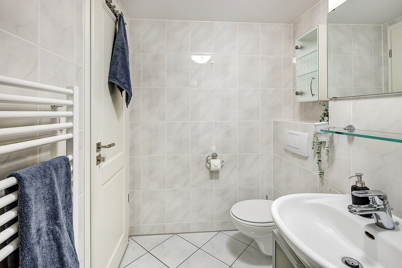 Apartamento de 1.5 habitaciones | München-Schwabing | 2205ML81 | ...klassisch gefliest