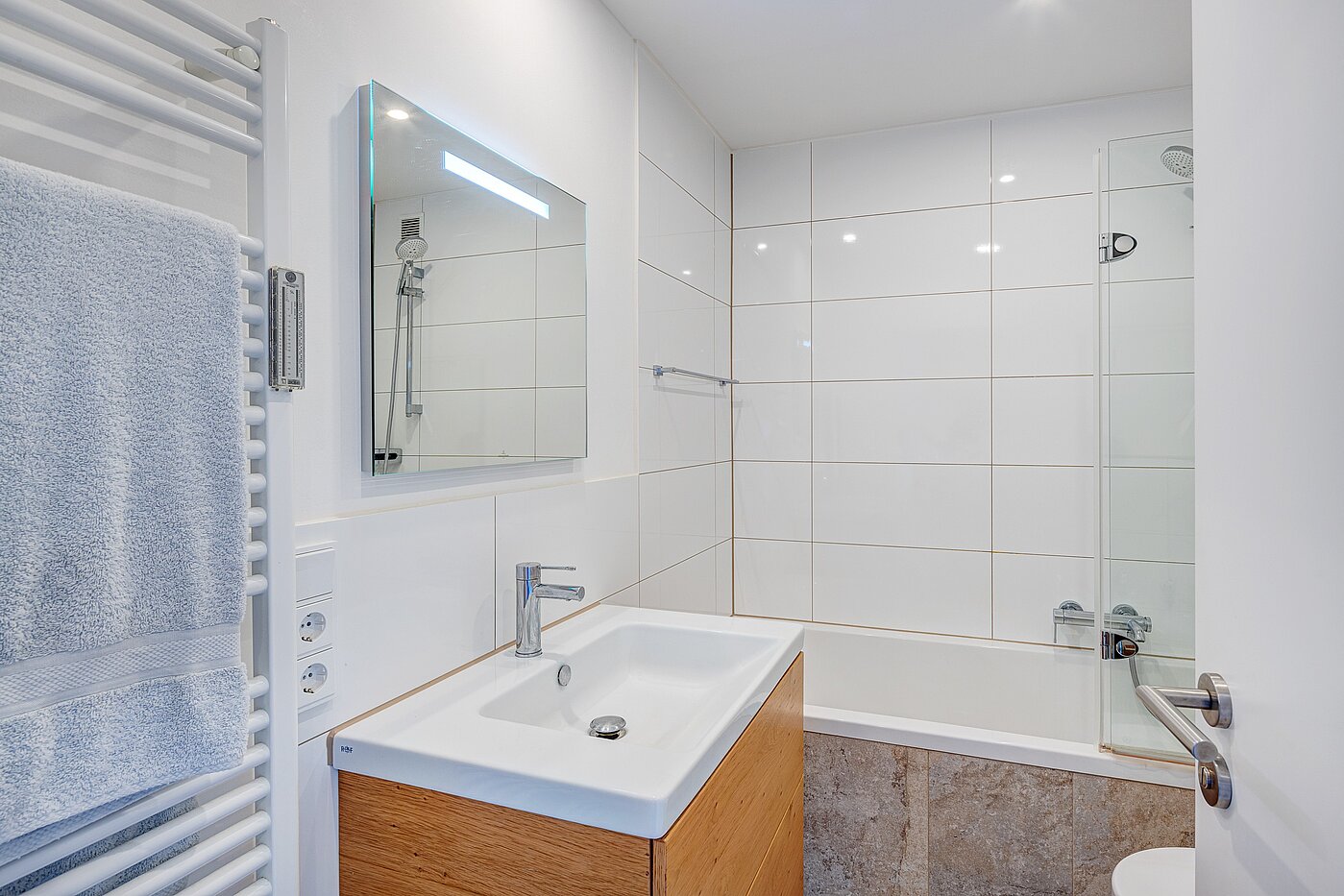 Apartment de 1 habitación | München-Schwabing | 70198 | Bad mit Waschtisch...