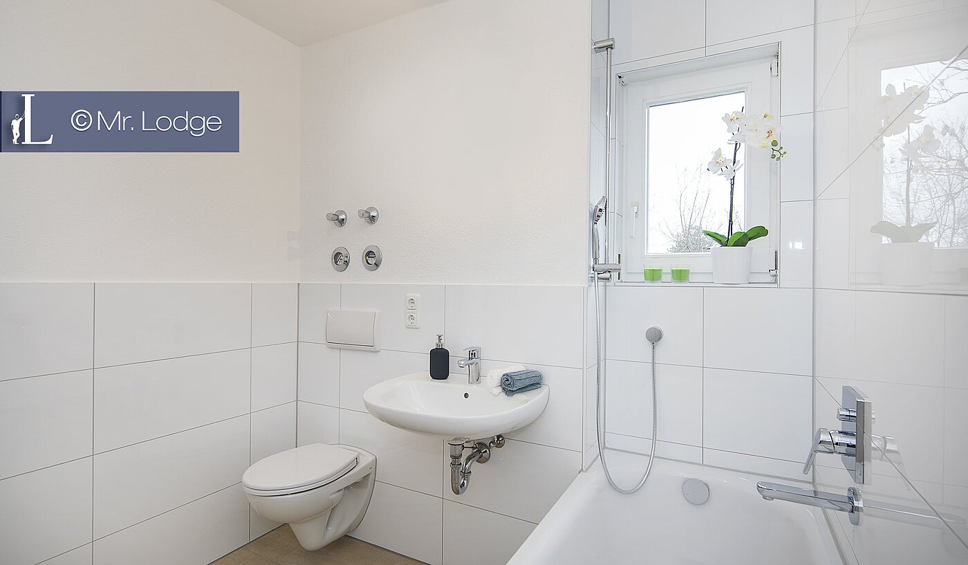 Casa adosada  de 5 habitaciones | 1702ML1 | Bad mit Fenster