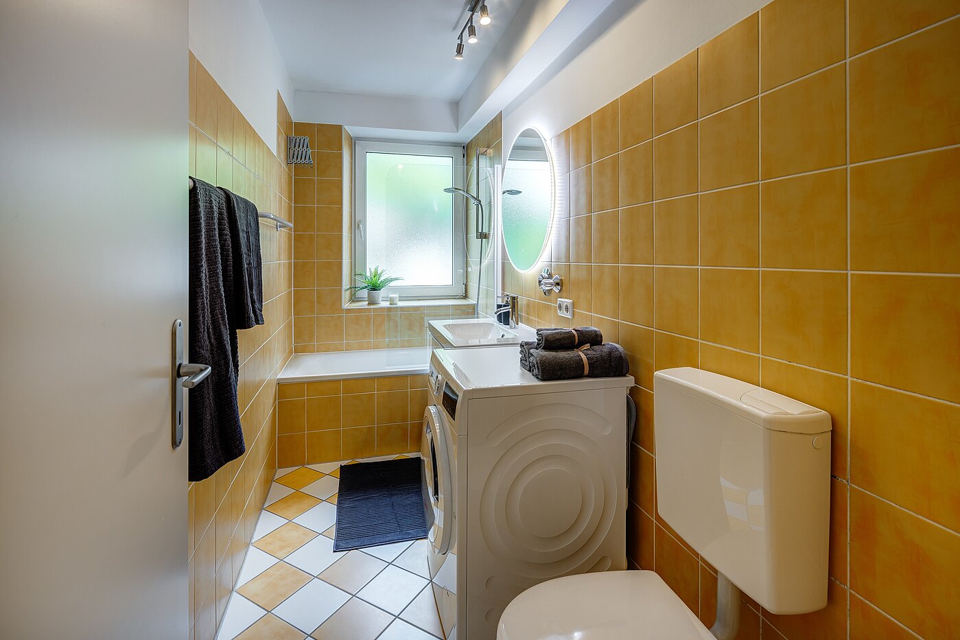 Apartamento de 2.5 habitaciones | München-Isarvorstadt | 70121 | Bad mit Fenster...