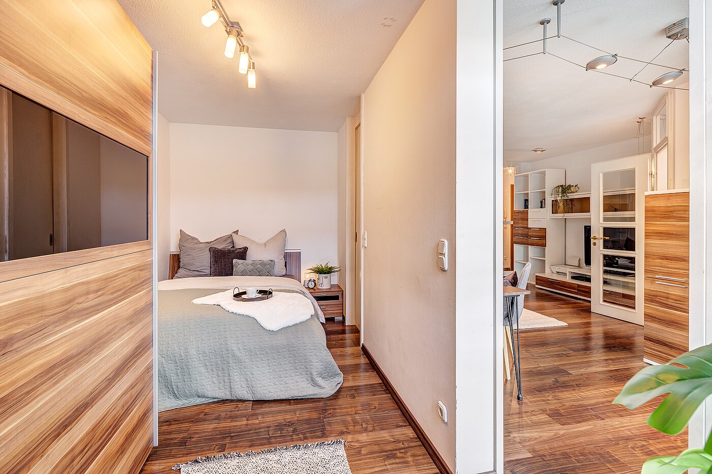 Apartamento de 2 habitaciones | München-Schwabing | 2205ML71 | Blick ins Schlafzimmer...