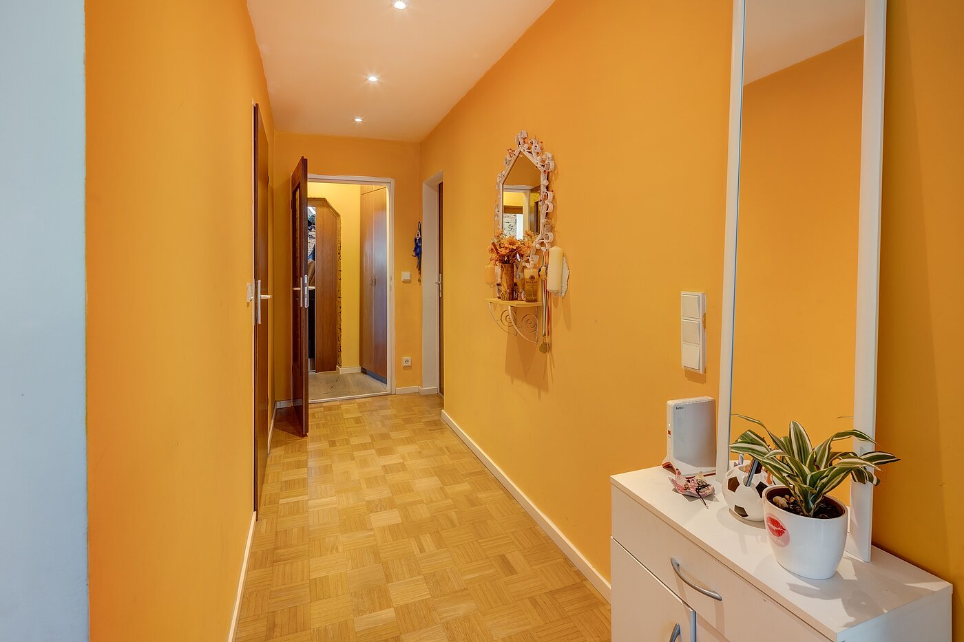 Casa unifamiliar  de 8 habitaciones | 70229 | Flur