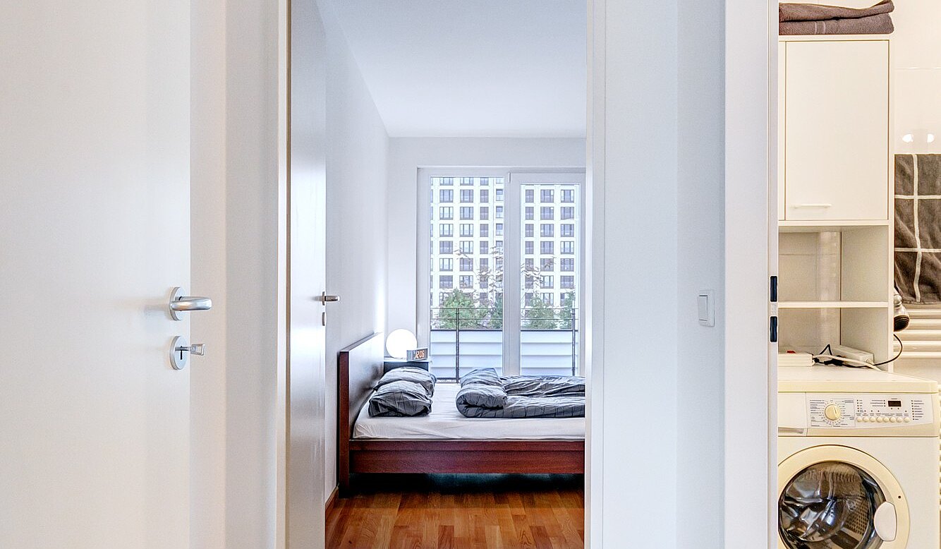 Apartamento de 2.5 habitaciones | 70020 | Flur Blickrichtung Schlafzimmer und Bad