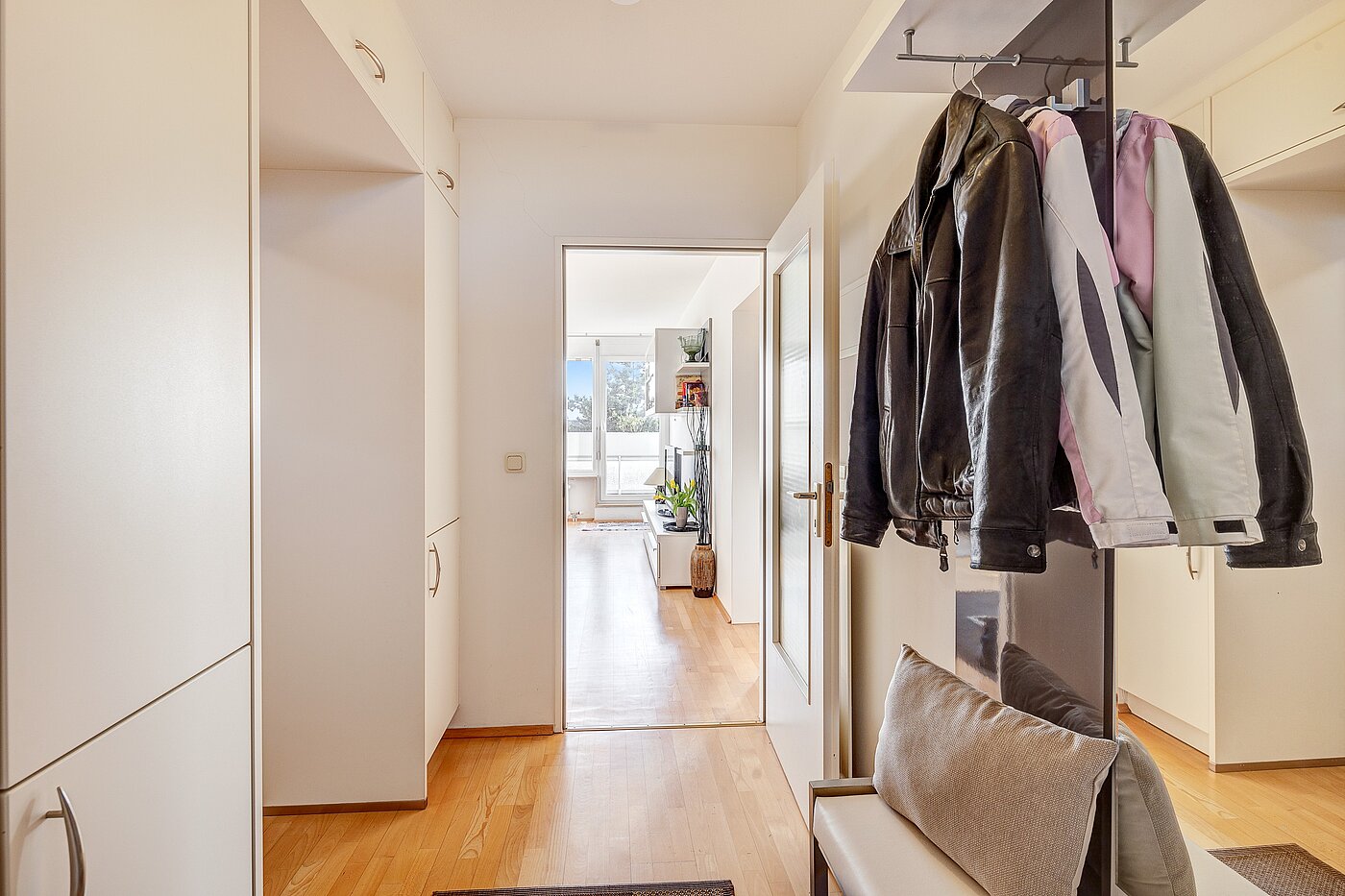 Apartamento de 3 habitaciones | Unterschleißheim | 70003 | Eingangsbereich mit Einbauten