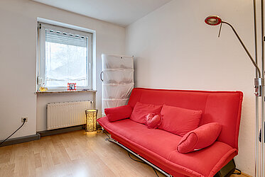 Milbertshofen: piso de 2 habitaciones con gran cocina comedor
