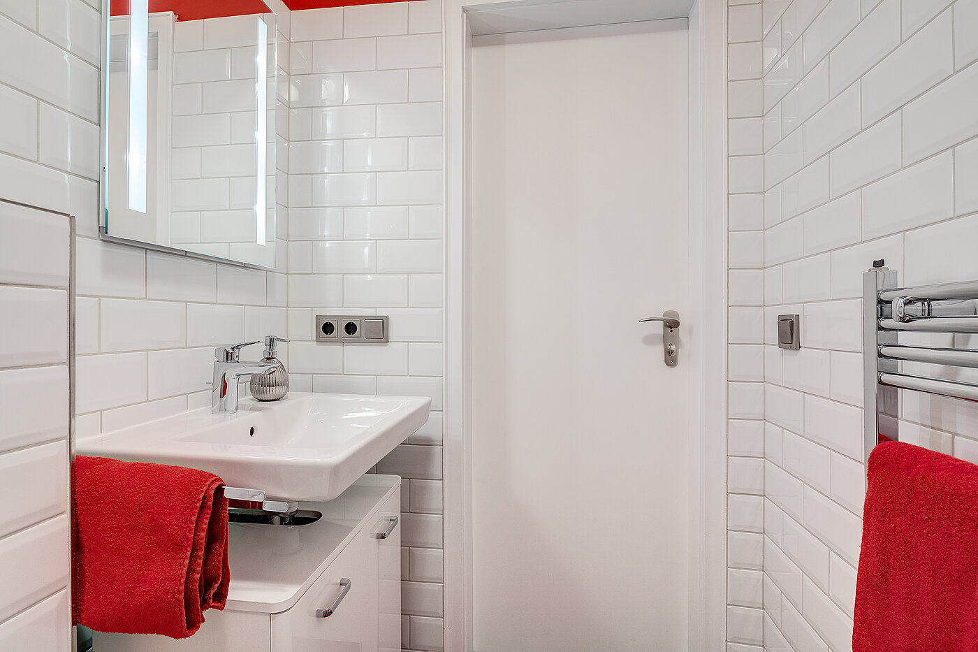 Apartamento de 2 habitaciones | München-Bogenhausen | 70287 | Weiß gefliestes Bad...